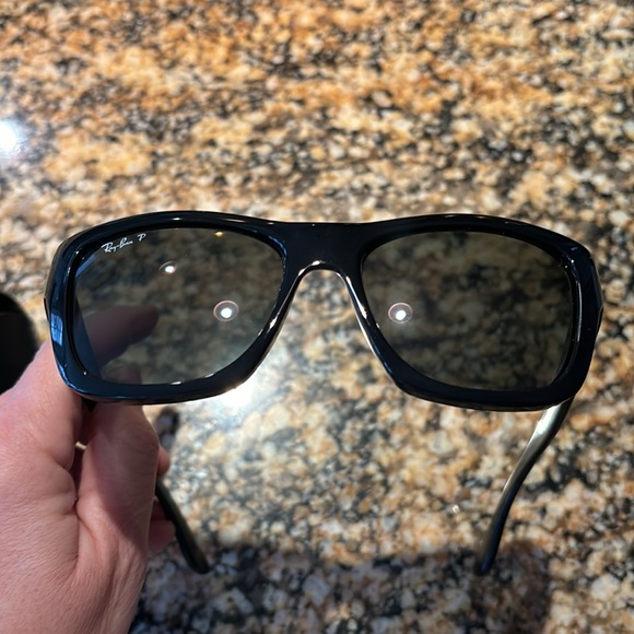 Ray-Ban Polarized - Picture 3 of 7